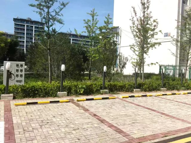 新能源汽车充电桩.webp
